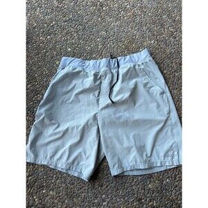 Alo yoga men’s grey shorts